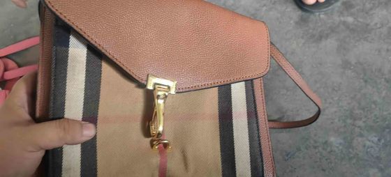 Practical Interiors Second Hand Luxury Bags Preloved Handbags With Zippered Pockets