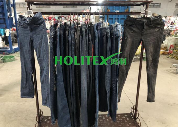 Vestiti variopinti di estate della seconda mano, i pantaloni delle donne usate HOLITEX alla moda